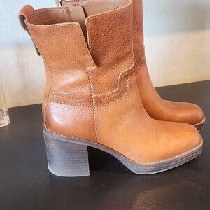 Women's tan leather size 6 boots